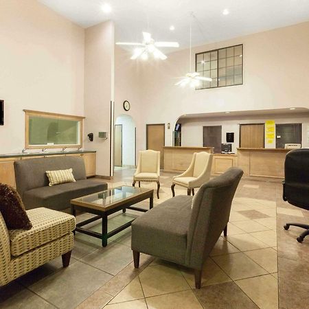 Super 8 By Wyndham Tulsa/Downtown/East酒店 外观 照片