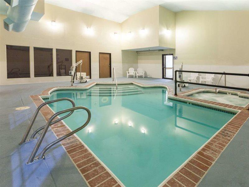 Super 8 By Wyndham Tulsa/Downtown/East酒店 外观 照片