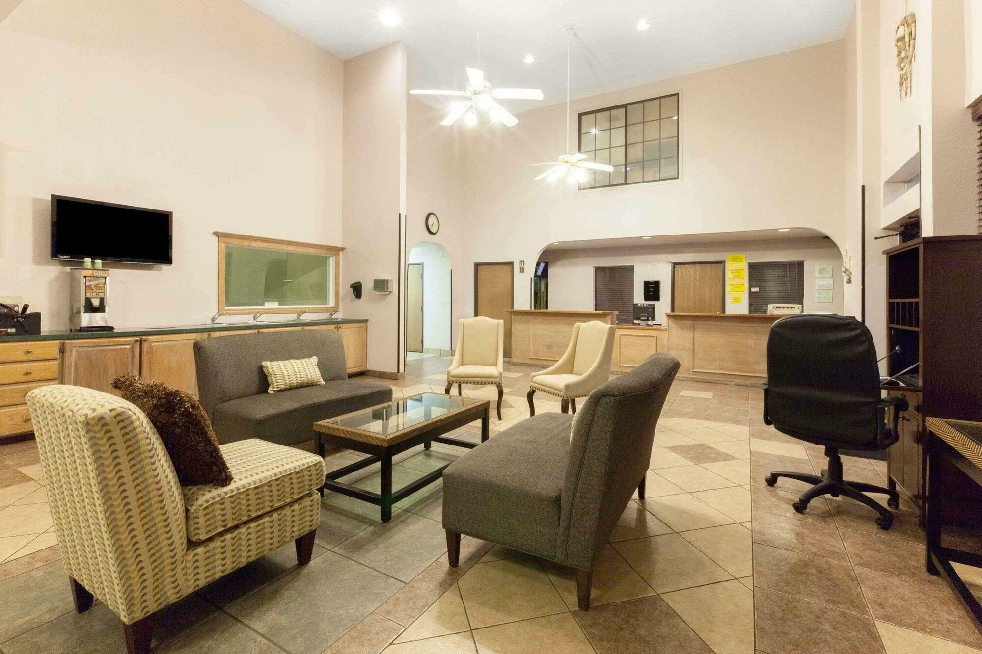 Super 8 By Wyndham Tulsa/Downtown/East酒店 外观 照片