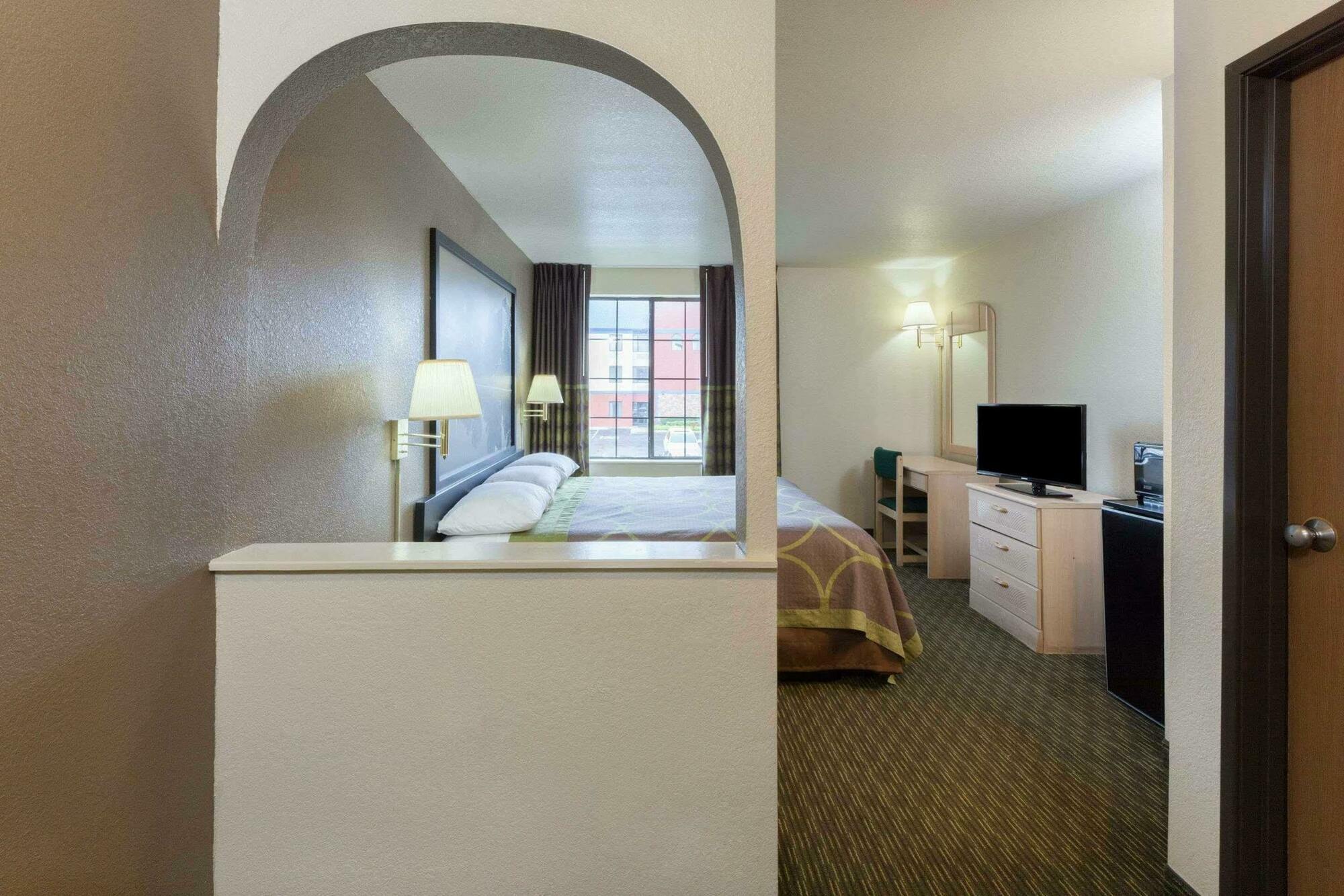 Super 8 By Wyndham Tulsa/Downtown/East酒店 外观 照片